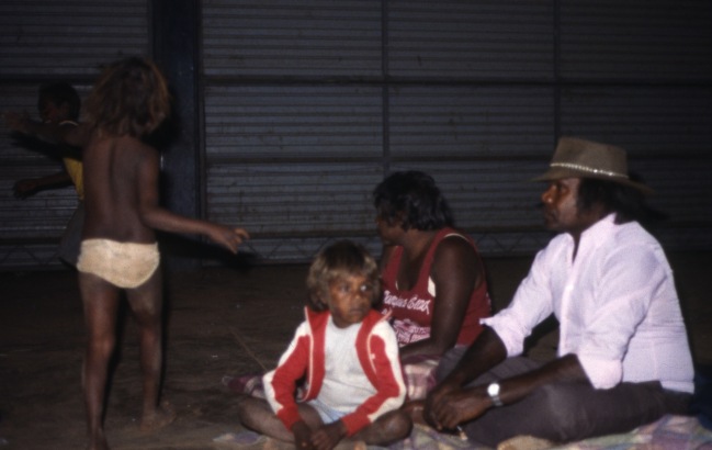 Life and youth in the Lajamanu camps 1984  / Warumpi Band playing / Barbara Glowczewski / Lajamanu, Central Australia