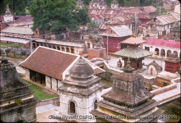 Vallée de Kathmandu c.1970 / Temple de Pashupati.  / Hyvert, Gisèle  / Pashupatinath (Kathmandu district), Népal 