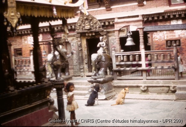 Vallée de Kathmandu c.1970 / Monastère de Hiranyavarna mahavihar (Kwa baha).  / Hyvert, Gisèle  / Patan (Lalitpur district), Népal 