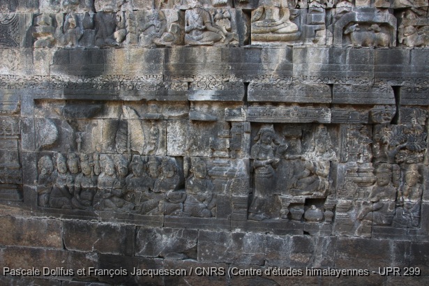 Borobudur > Galerie I > Mur inférieur : Histoire du roi Rudrayana / Borobudur > Galerie I > Mur inférieur : Histoire du roi Rudrayana / Jacquesson, François; Dollfus, Pascale /  Indonesia/ Indonésie